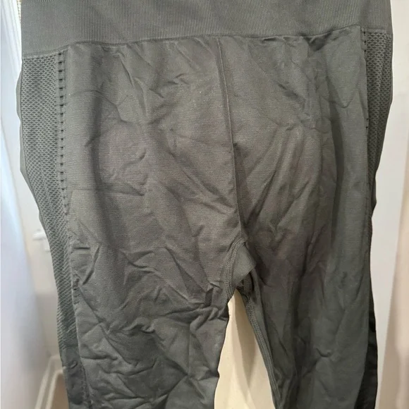 Gray Athletic Leggings - Picture 2 of 6